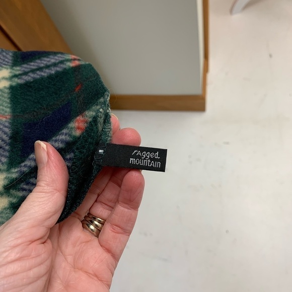 Ragged mountain plaid fleece scarf length 56in W-8in - Picture 2 of 2